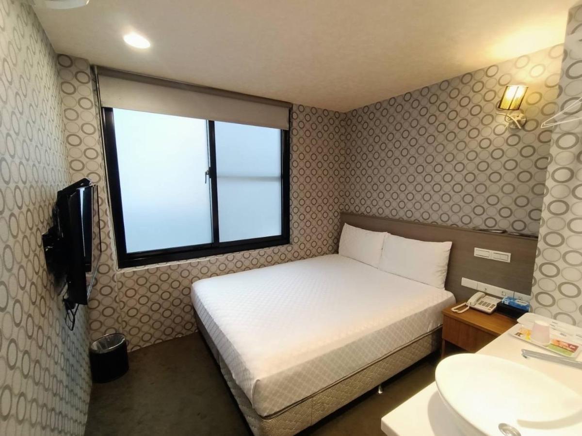 Taiwan Seven Days Boutique Hotel Taipei Exterior photo