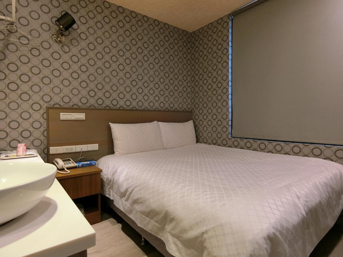 Taiwan Seven Days Boutique Hotel Taipei Exterior photo
