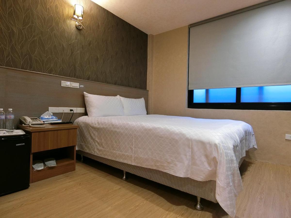 Taiwan Seven Days Boutique Hotel Taipei Exterior photo